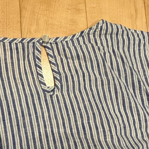 Van heusen breezy blue and white striped blouse - Size XS - Picture 5 of 6